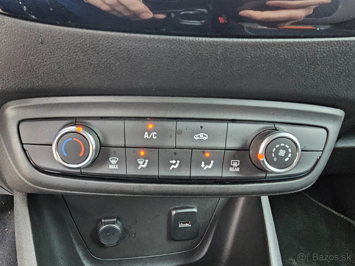 Opel Crossland X Combi 61kw Manuál 72 300km - 12