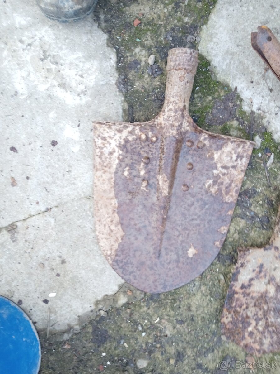 Staré vojenské lopatky - 12