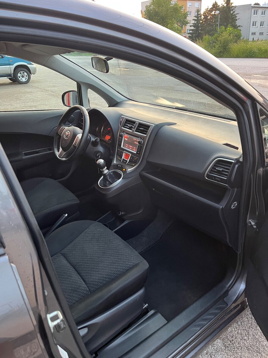Toyota Verso-S 1.3 Benzin = r.v 2013, 171889km , Top Stav = - 12