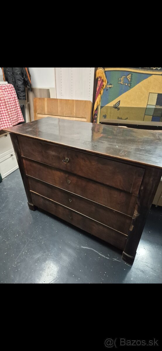 Starožitný nábytok - 12