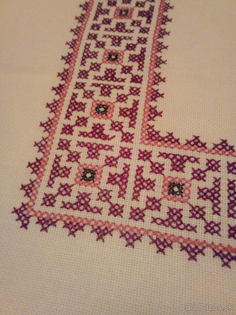 Ručne vyšívané obrusy 2 - 12