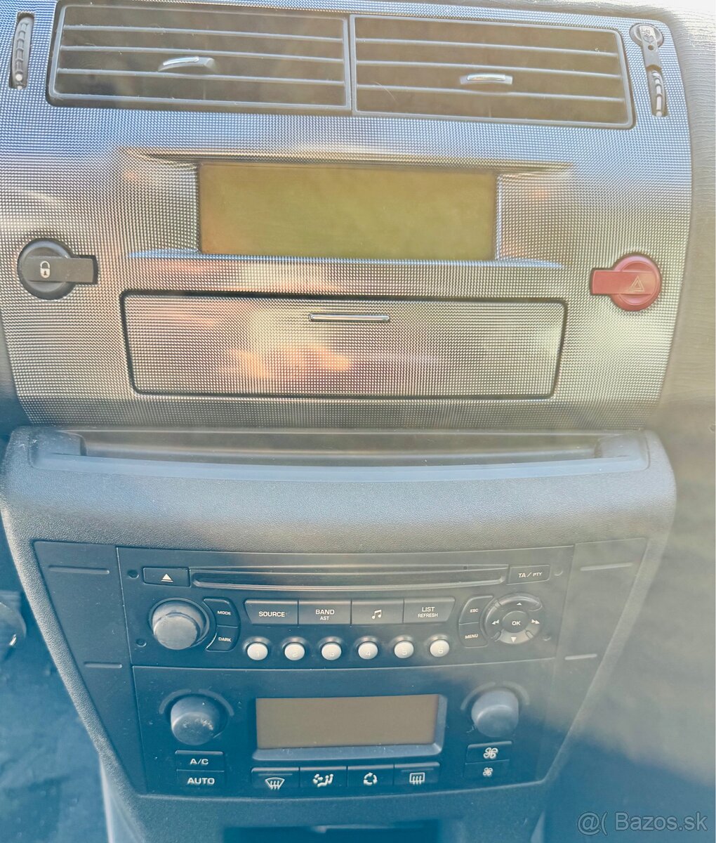 Citroën C4 prvý majitel 80600km - 12