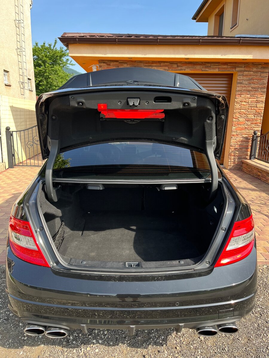 Mercedes Benz w204 C350 - 12