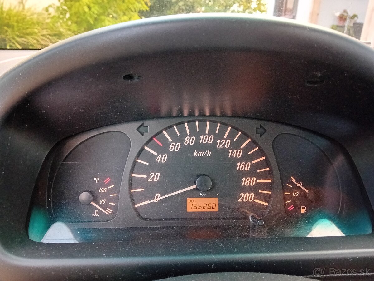Opel Agila 1,0i - 12