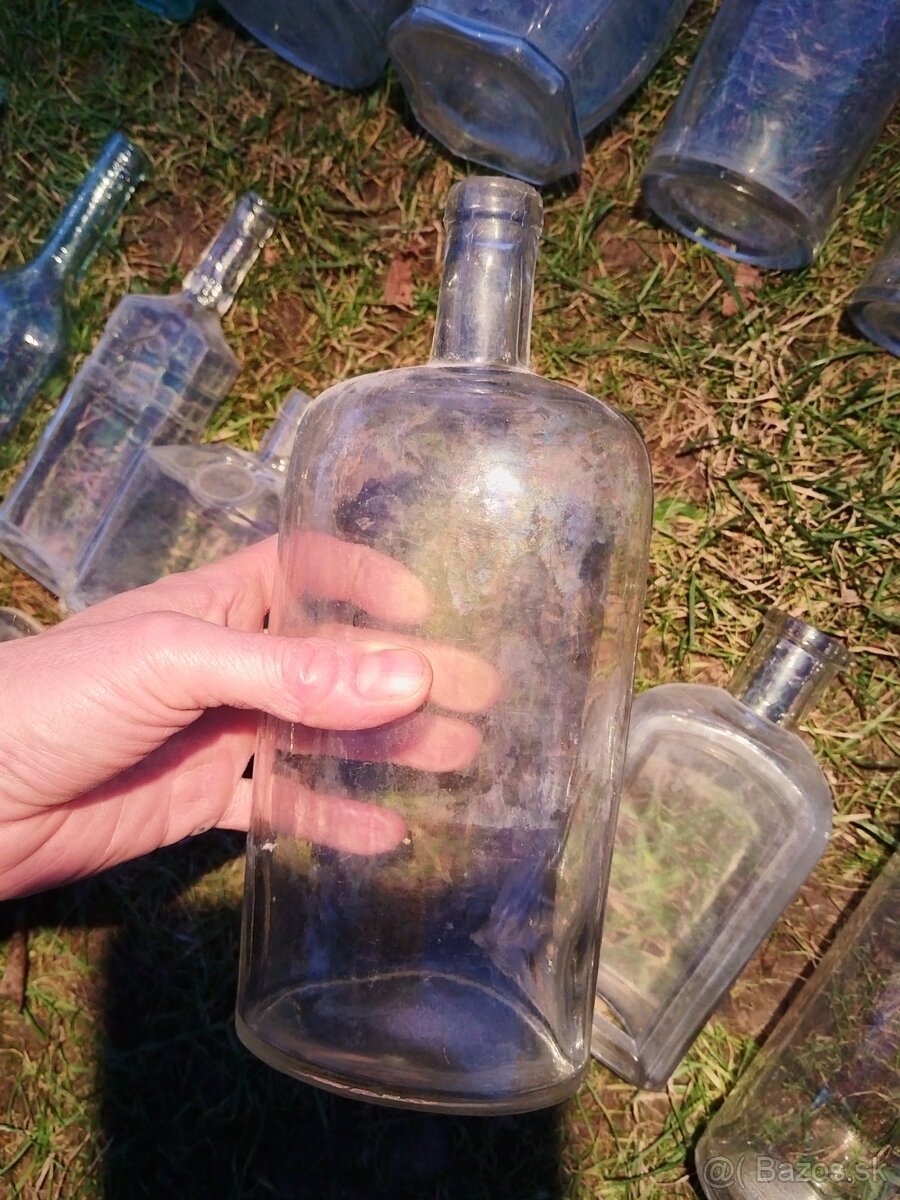 staré fľaše a poháre - 12