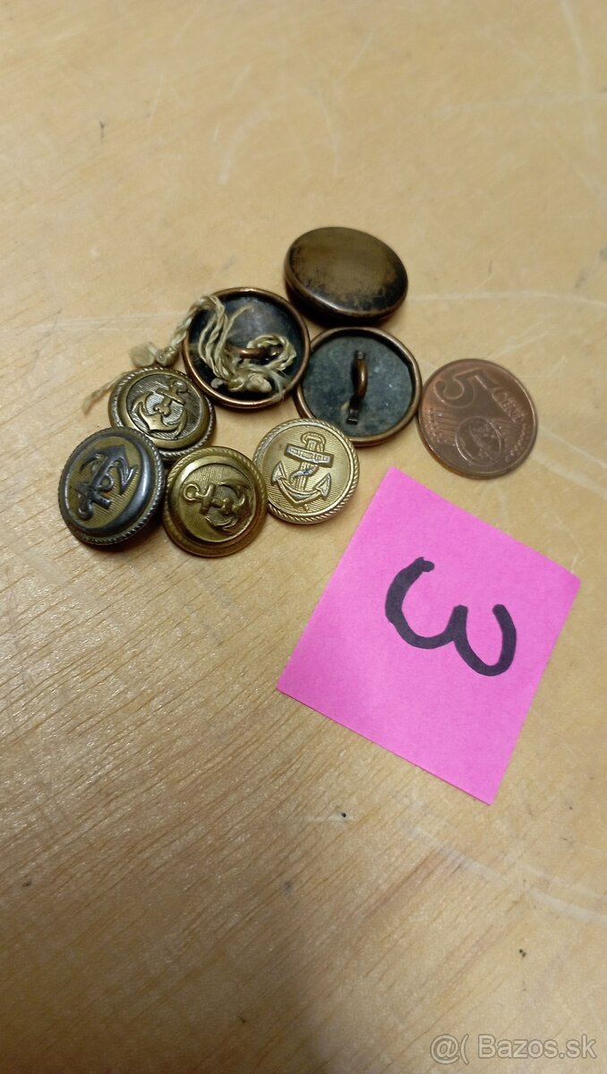 Vojenské gombíky staré... - 12