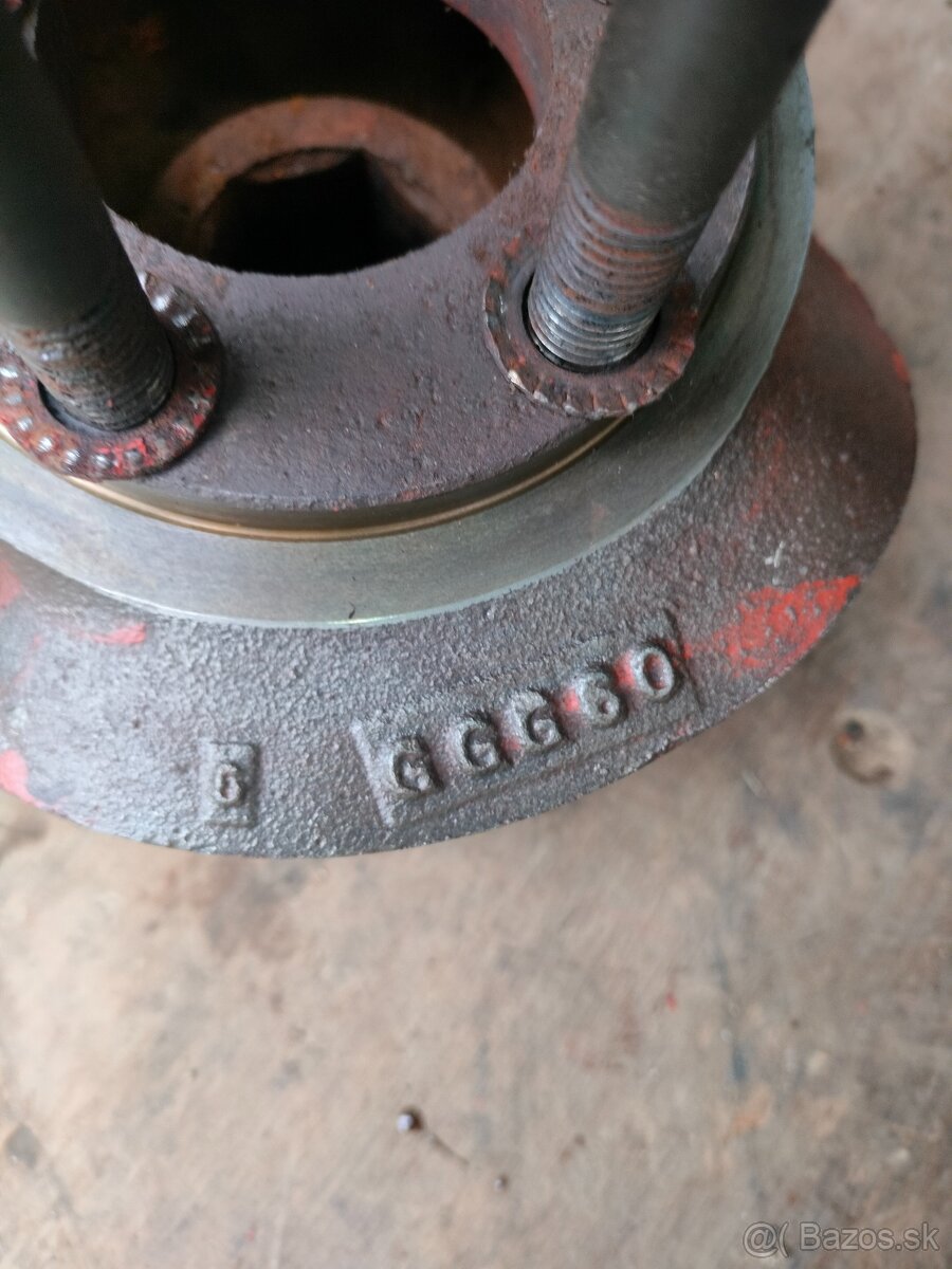 KUHN 280 SHRNOVAČ -- ruzné díly - 12