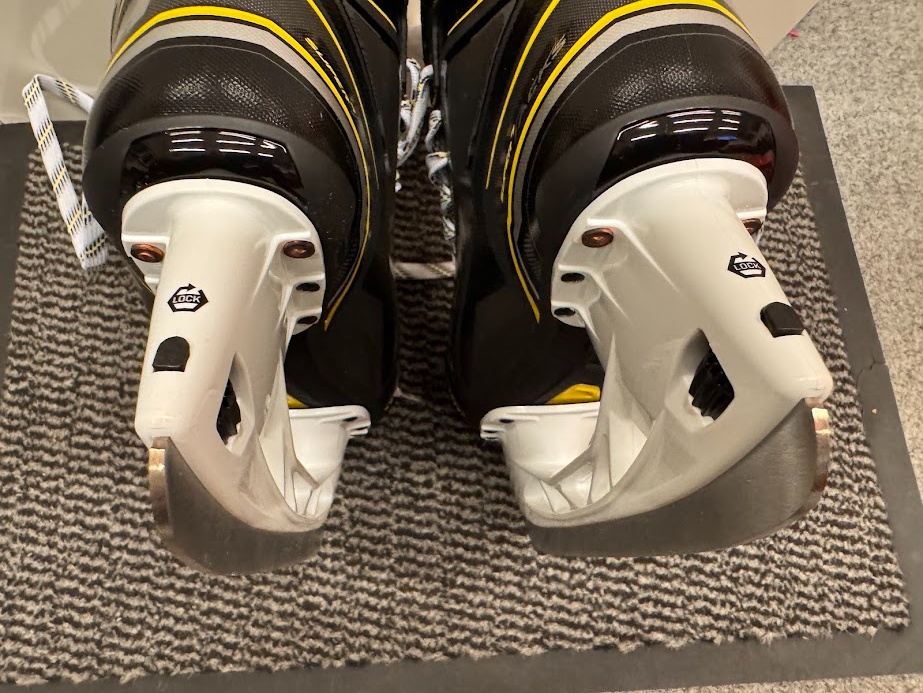 BRUSLE CCM TACKS 9380 vel. 43/8D - 12