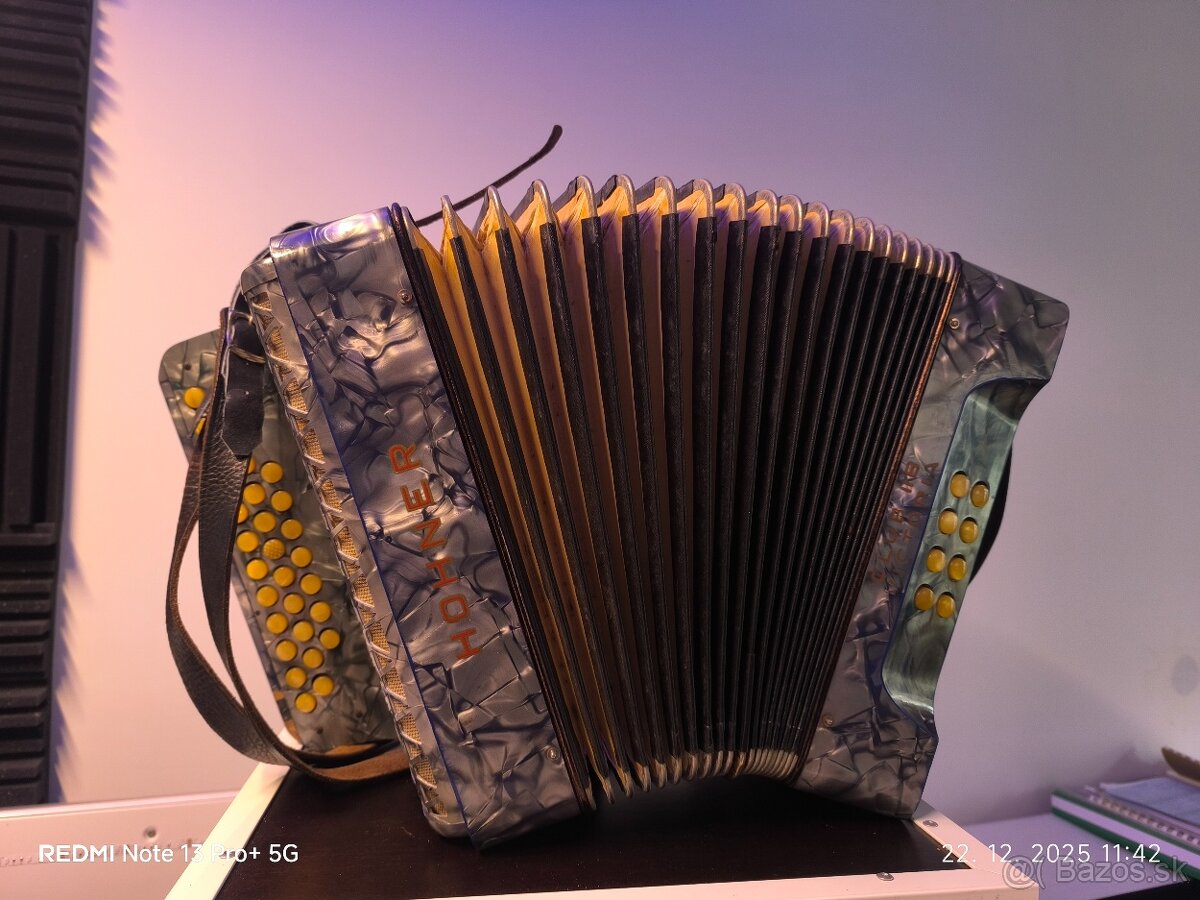 Predám heligonky Zn. Hohner,ladenie CF - 12