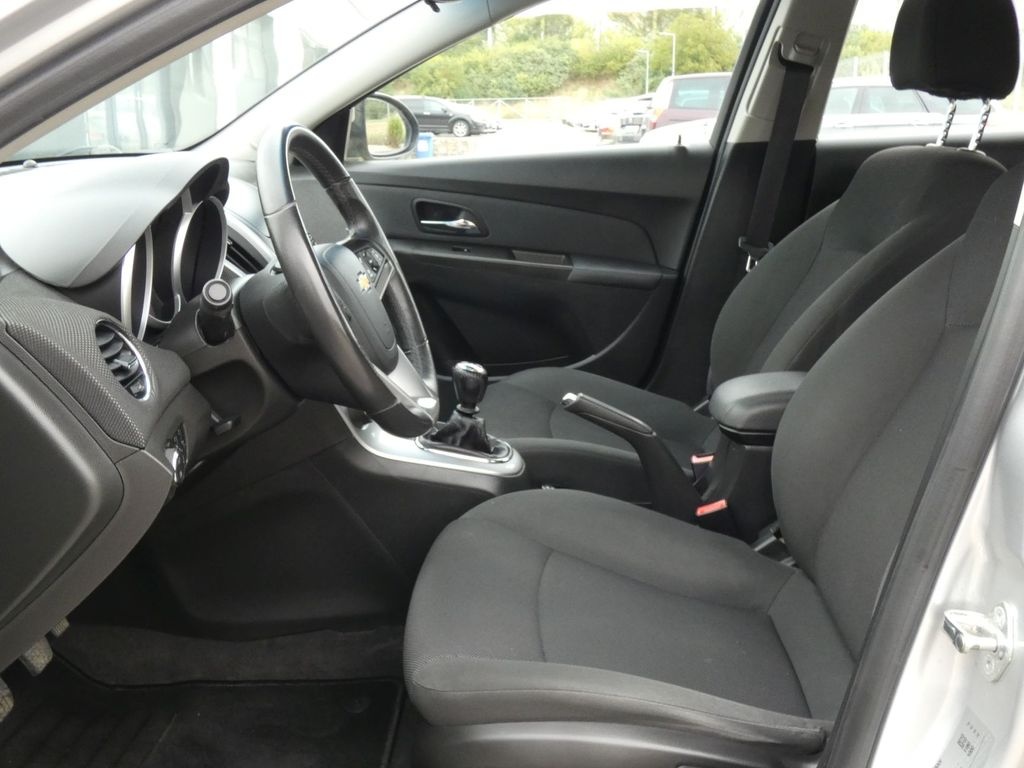 Chevrolet Cruze 1.7 TD TOTÁLNÍ VÝPRODEJ - 12