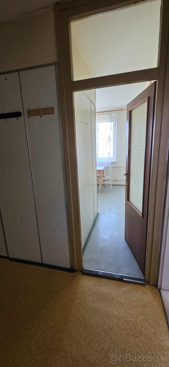 Ponúkame  na predaj 1- izbový byt na Starom Juhu - 12