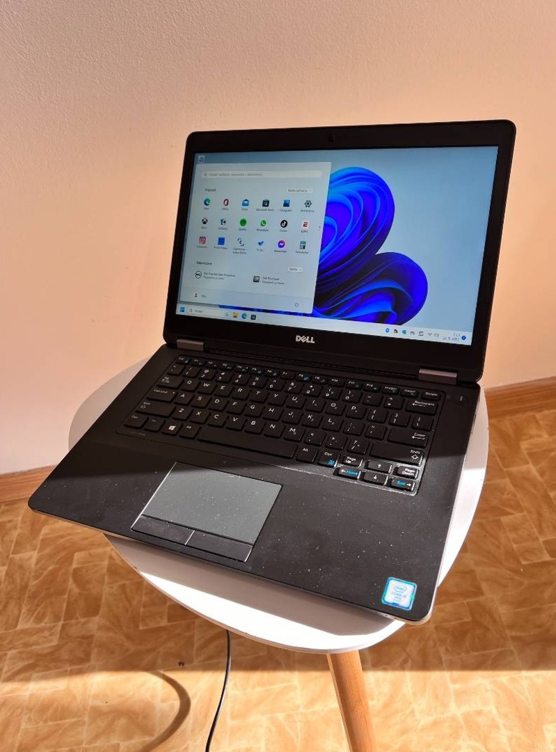 Notebook 14" DELL.Intel i5-6300U 2x2,40GHz.8gb ram.120g SSD - 12