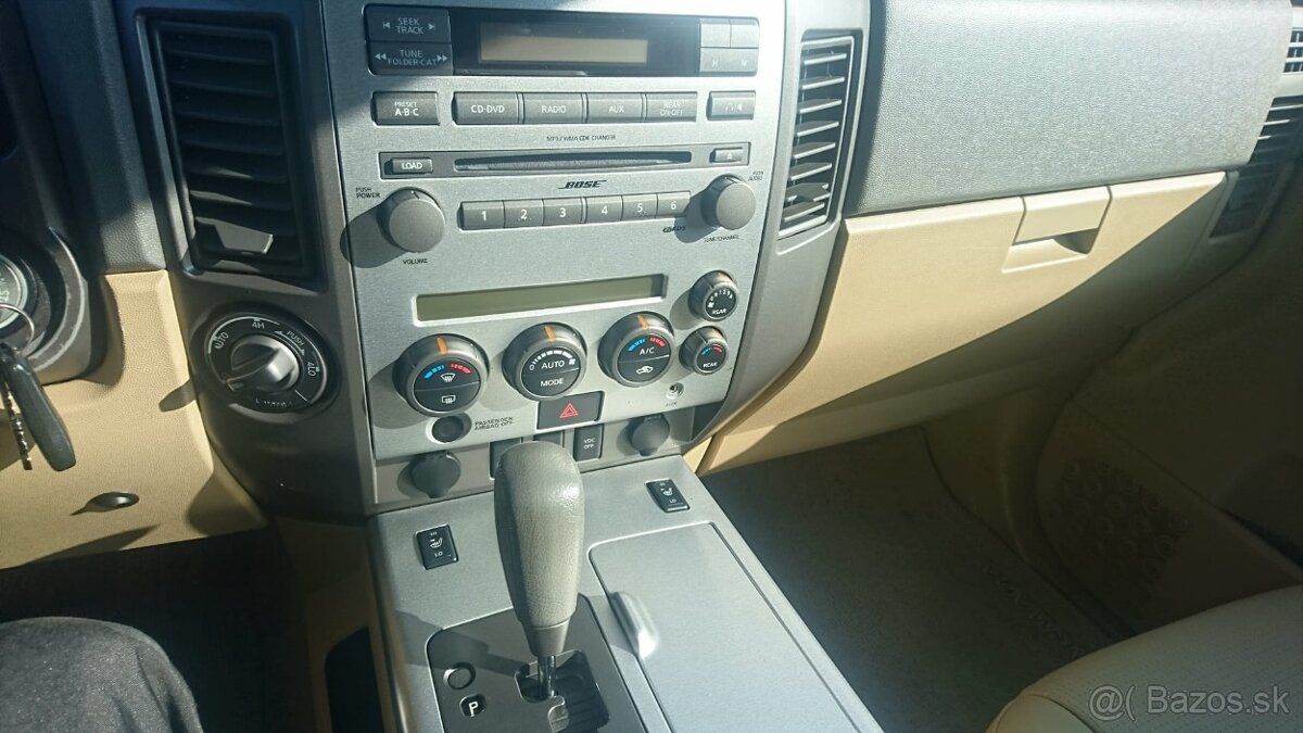 Nissan Armada veľké SUV - 12
