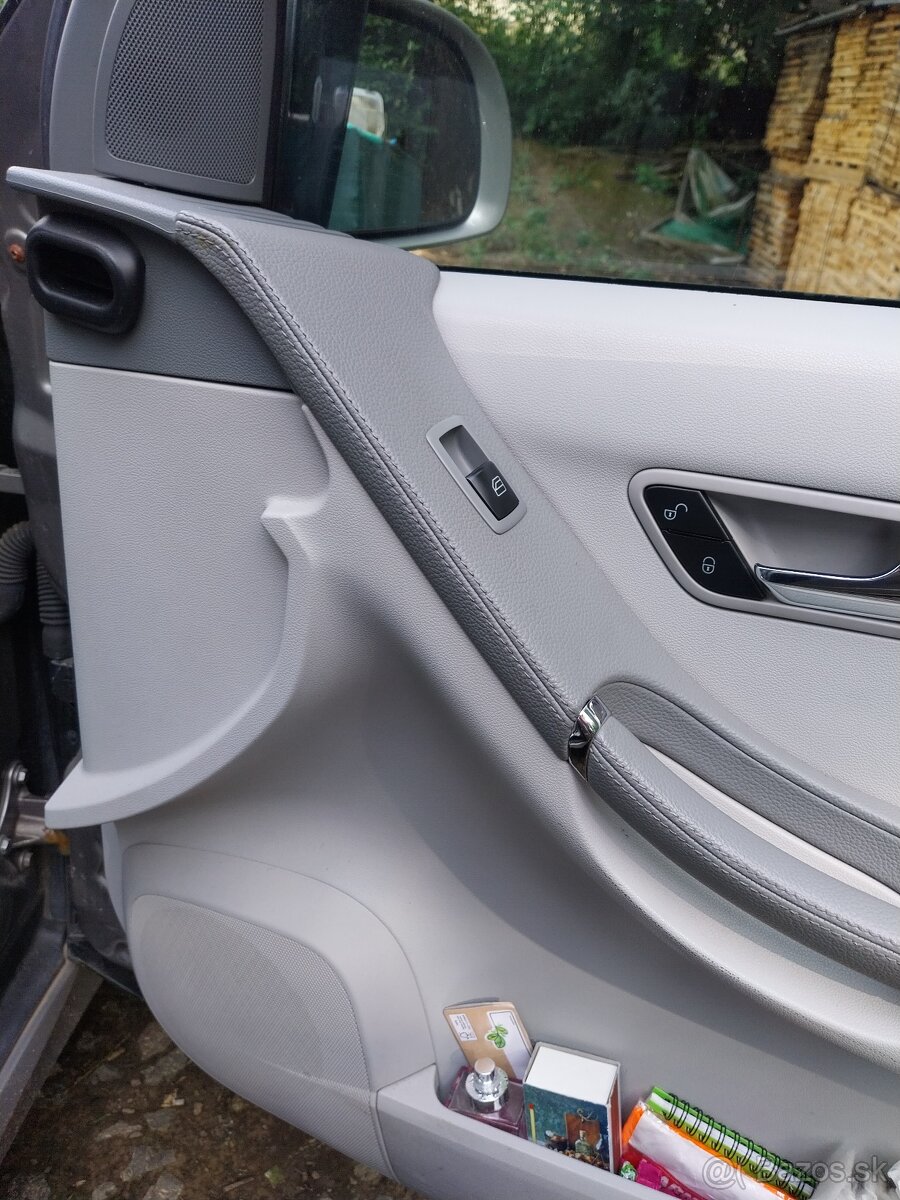 Mercedes R 350 benzín 200kw - 12