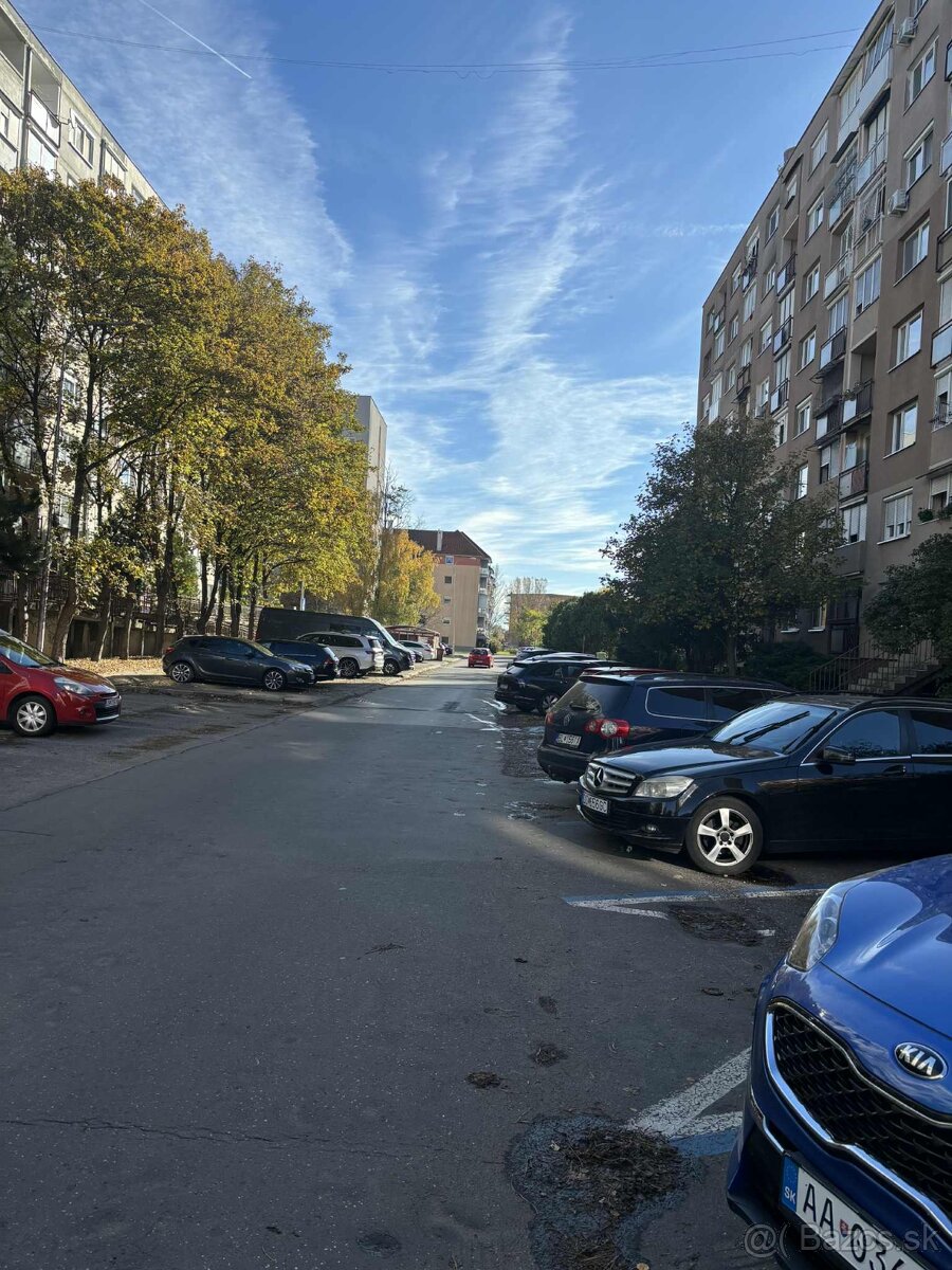 kompletne Rekonštruovaný 3 izbový byt v Dunajskej Stre - 12