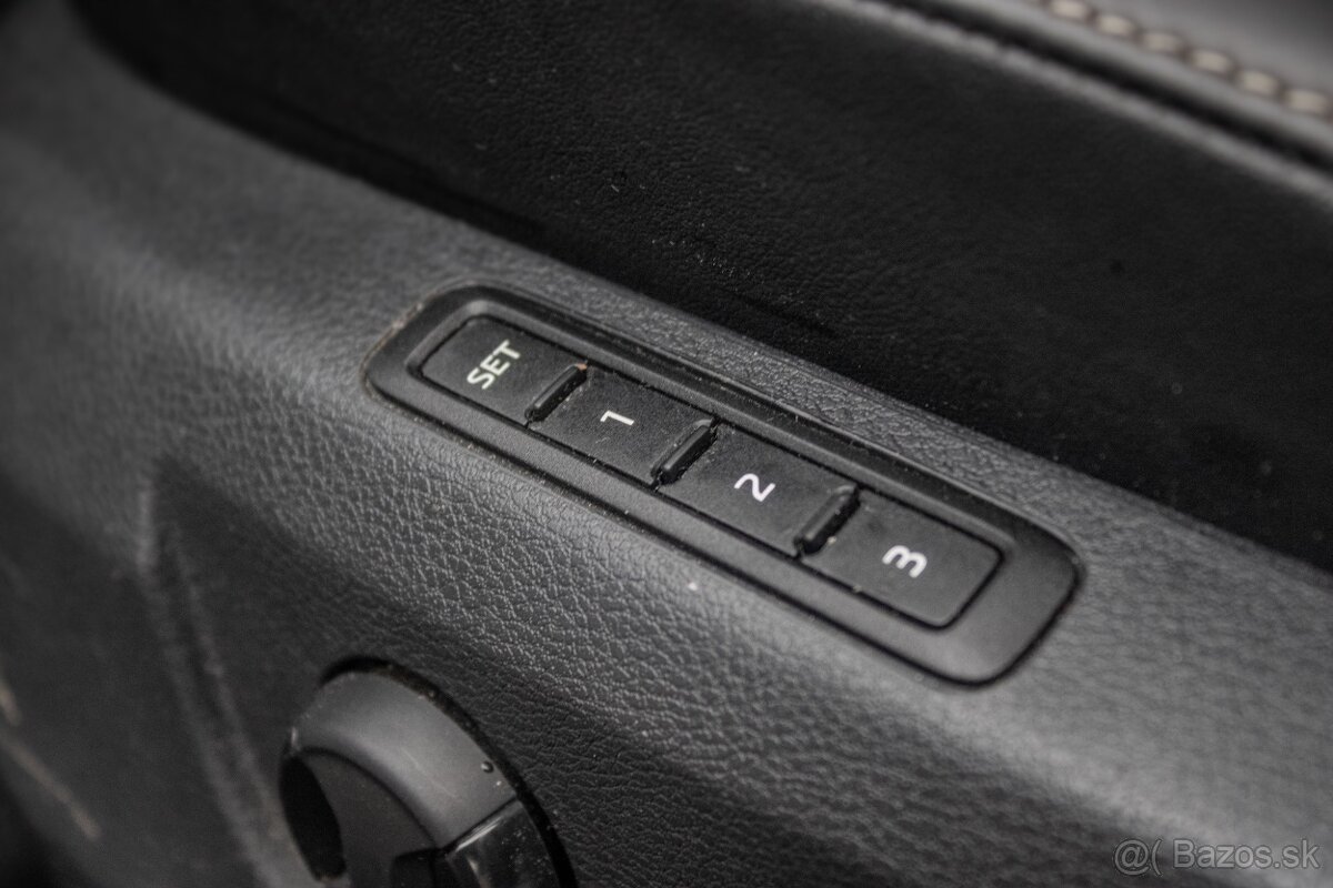 Škoda Superb Combi 2.0 TDI SCR L&K DSG - 12