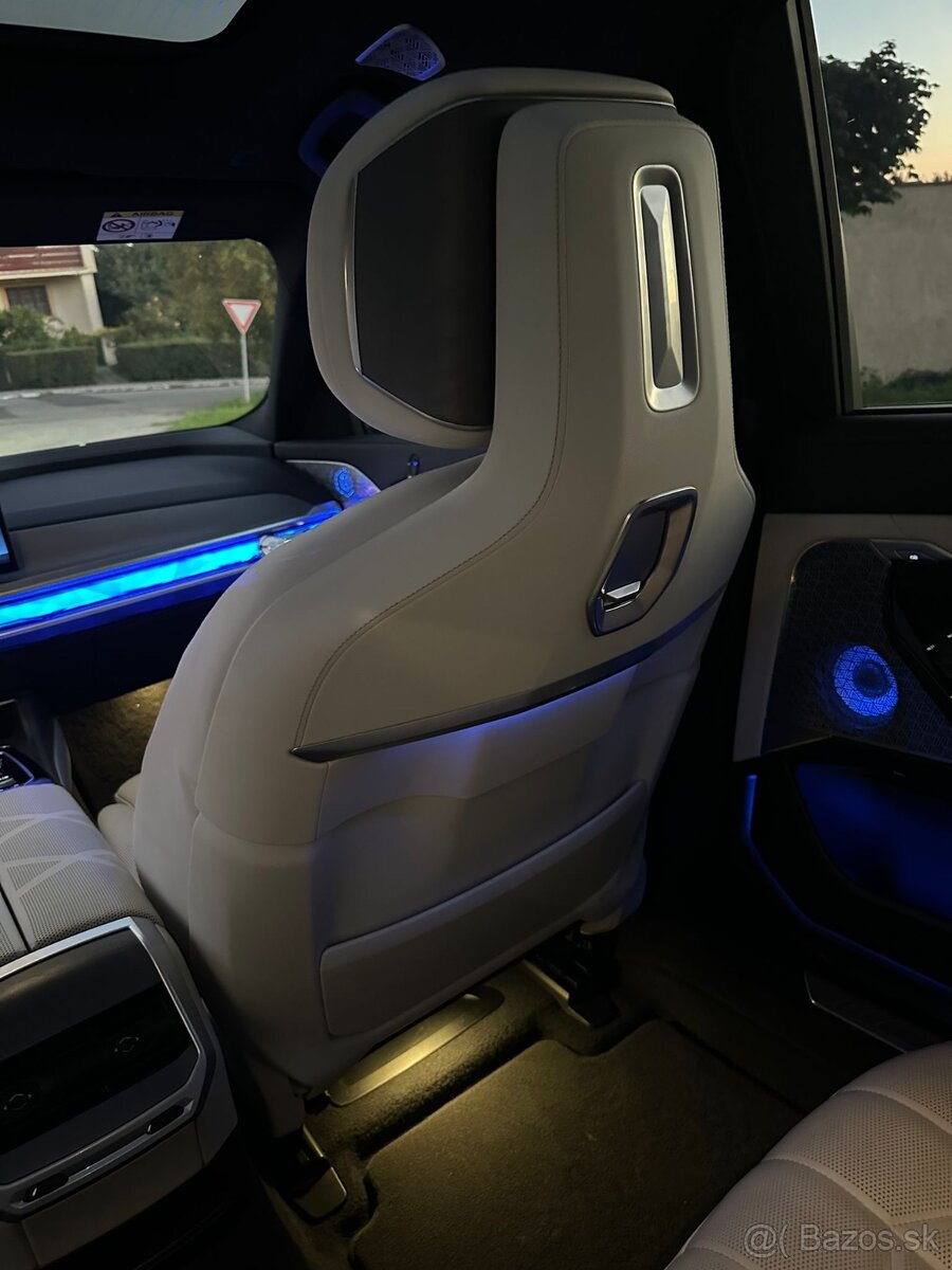 BMW 740d M XDRIVE - 12