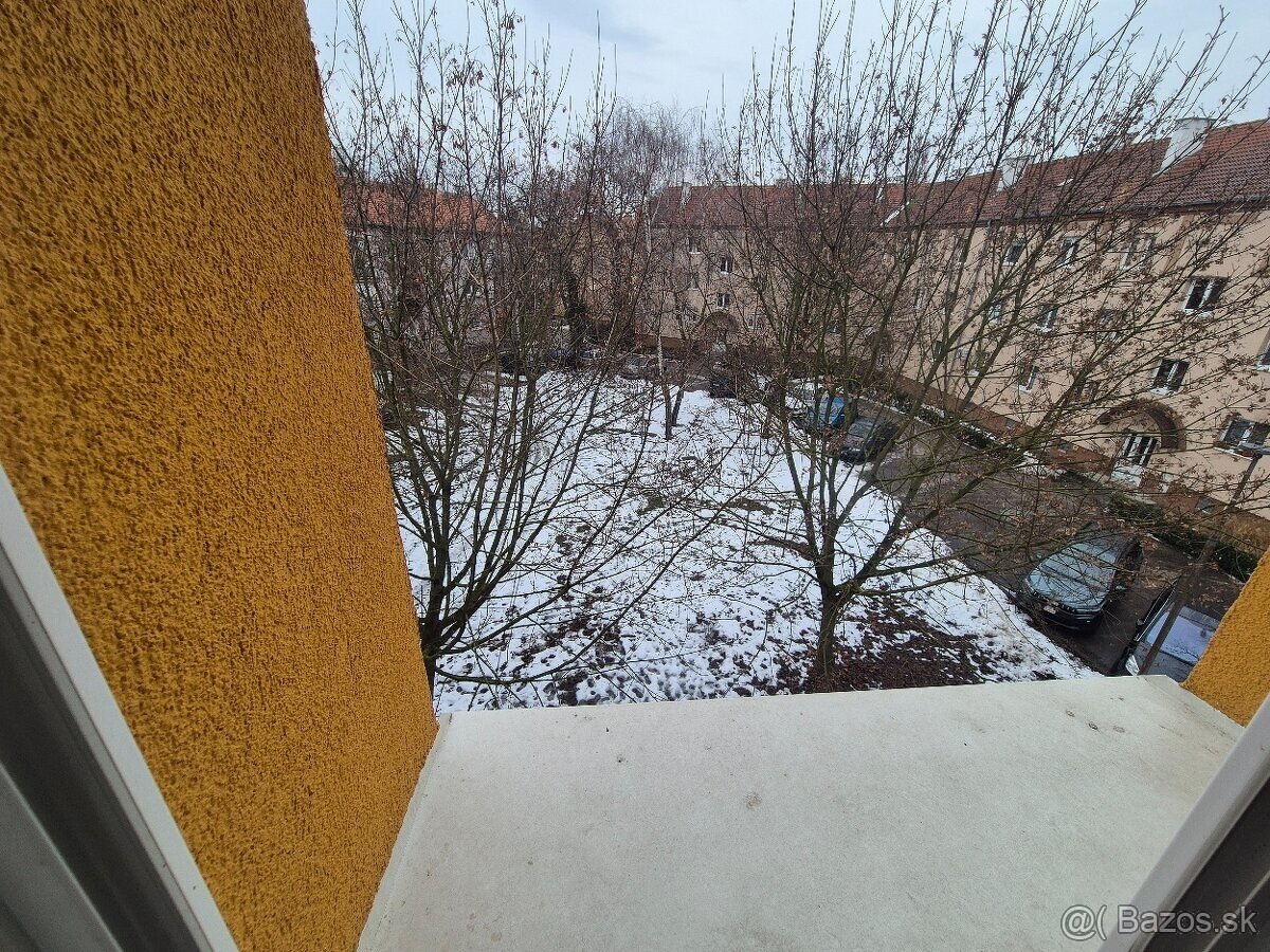 Predám 2 iz. byt, ul. Priateľstva, Komárno - 12