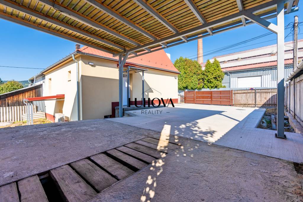 Dom na bývanie alebo podnikanie - 12