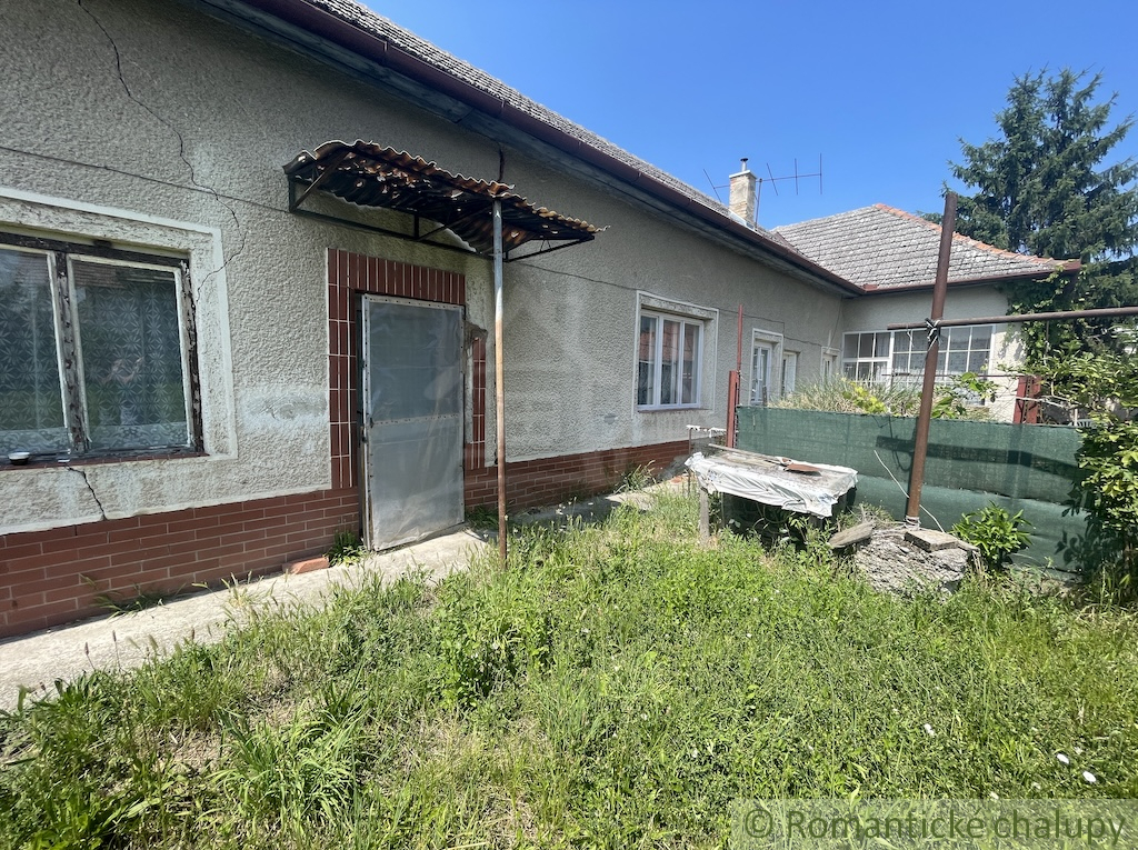 Rodinný dom vhodný na rekonštrukciu v kľudnej časti obce T - 12