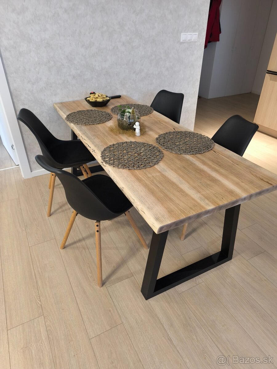 Masívny stôl - 12