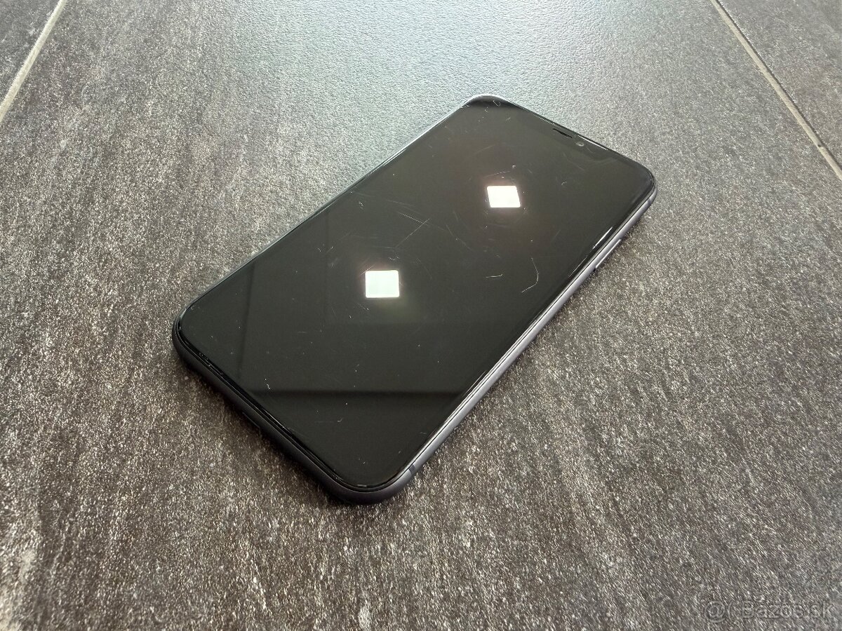 Apple iPhone 11 64 GB Black - 12