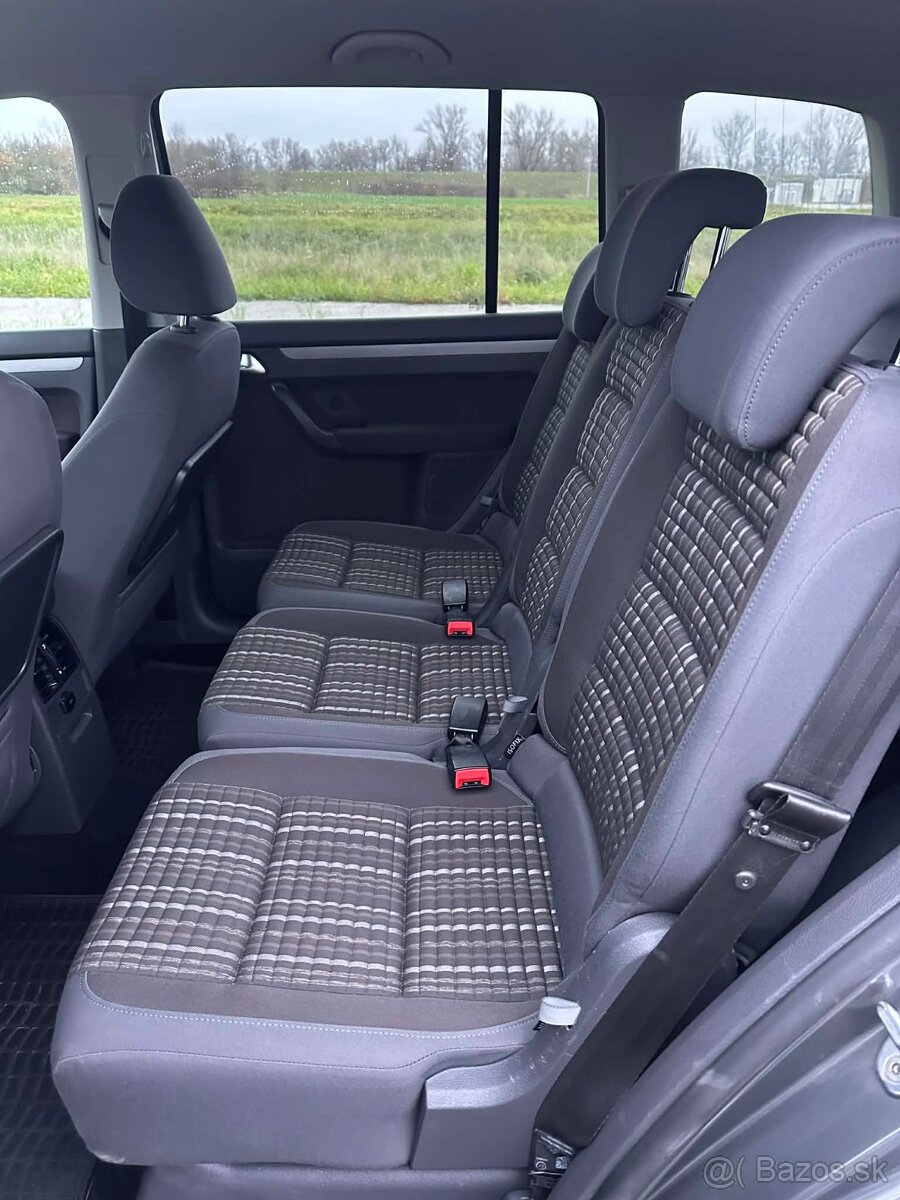 Volkswagen Touran Cross 1.6 TDI 5 miest 2011 - 12