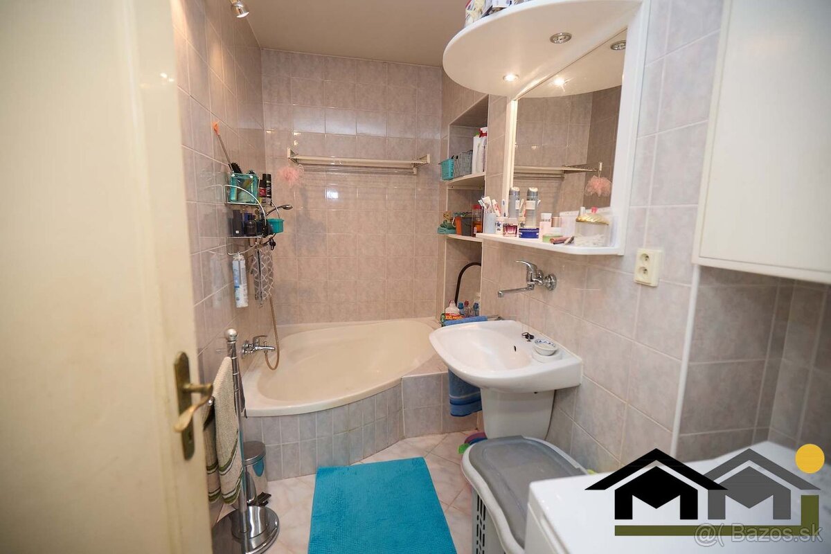 PREDAJ RODINNÉHO DOMU V BLÍZKOSTI CENTRA - 12