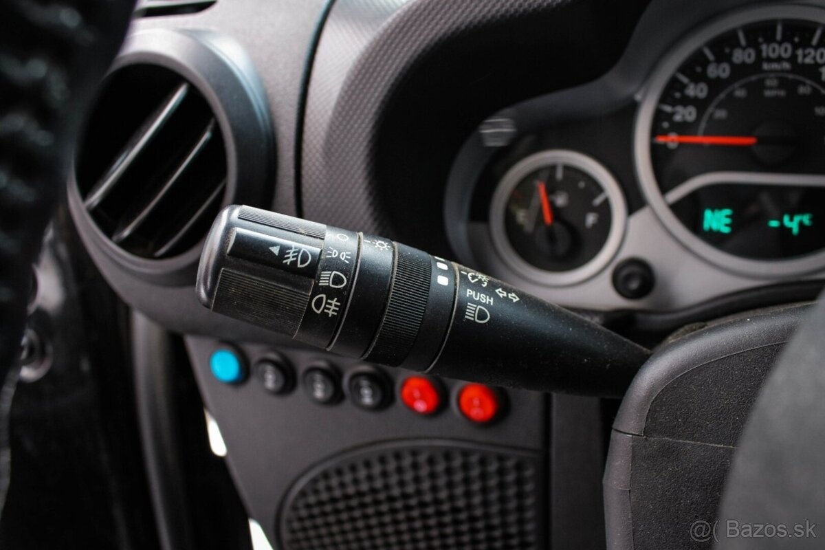 Jeep Wrangler 2.8 CRD Sport A/T - 12