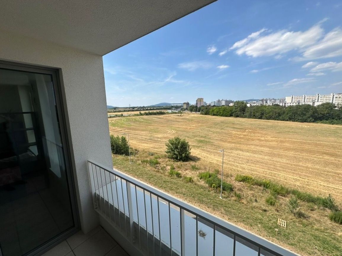 Byt na prenjaom - ul. Labutia, Bratislava V TOP - 12