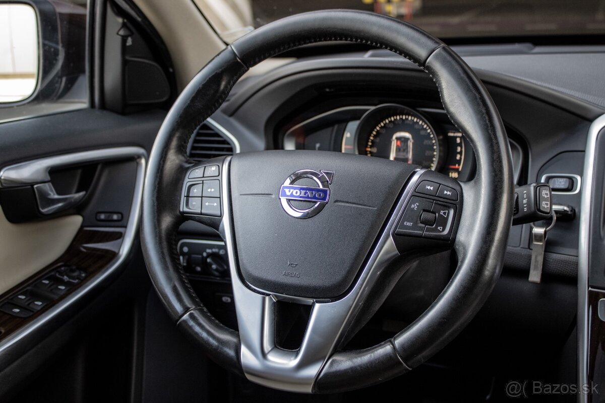 Volvo XC60 D4 2.4L Drive-E Luxury Geartronic AWD - 12