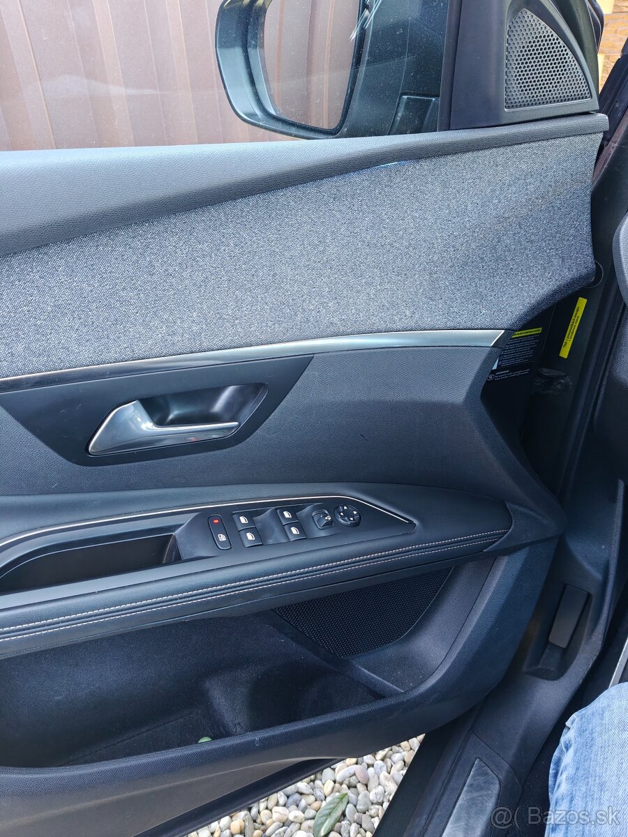 Peugeot 5008 GT AT - 12