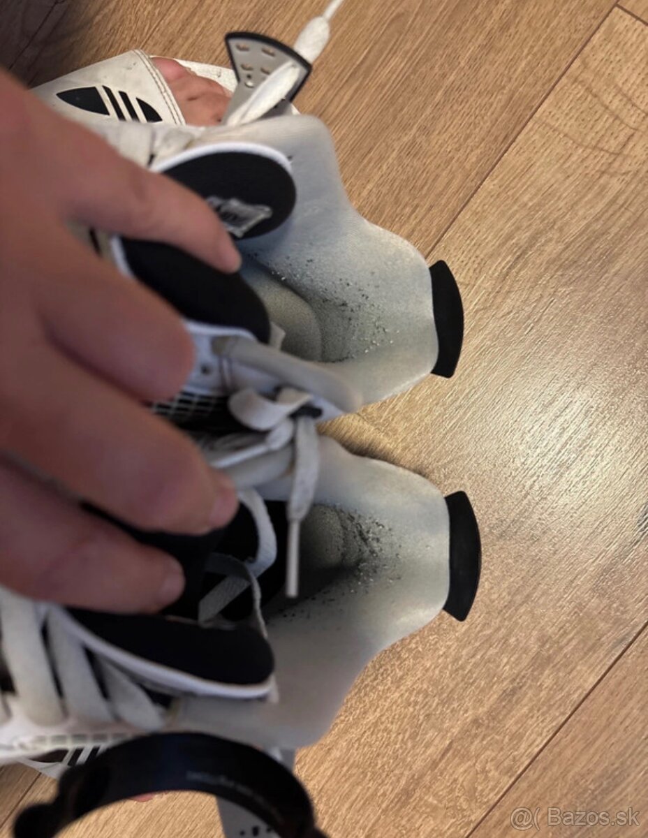 Jordan 4 retro - 12