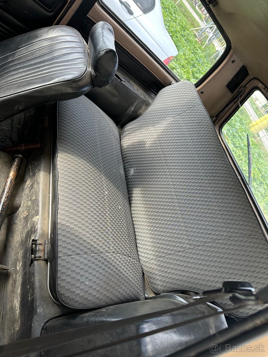 Lada Niva 1600 - 12