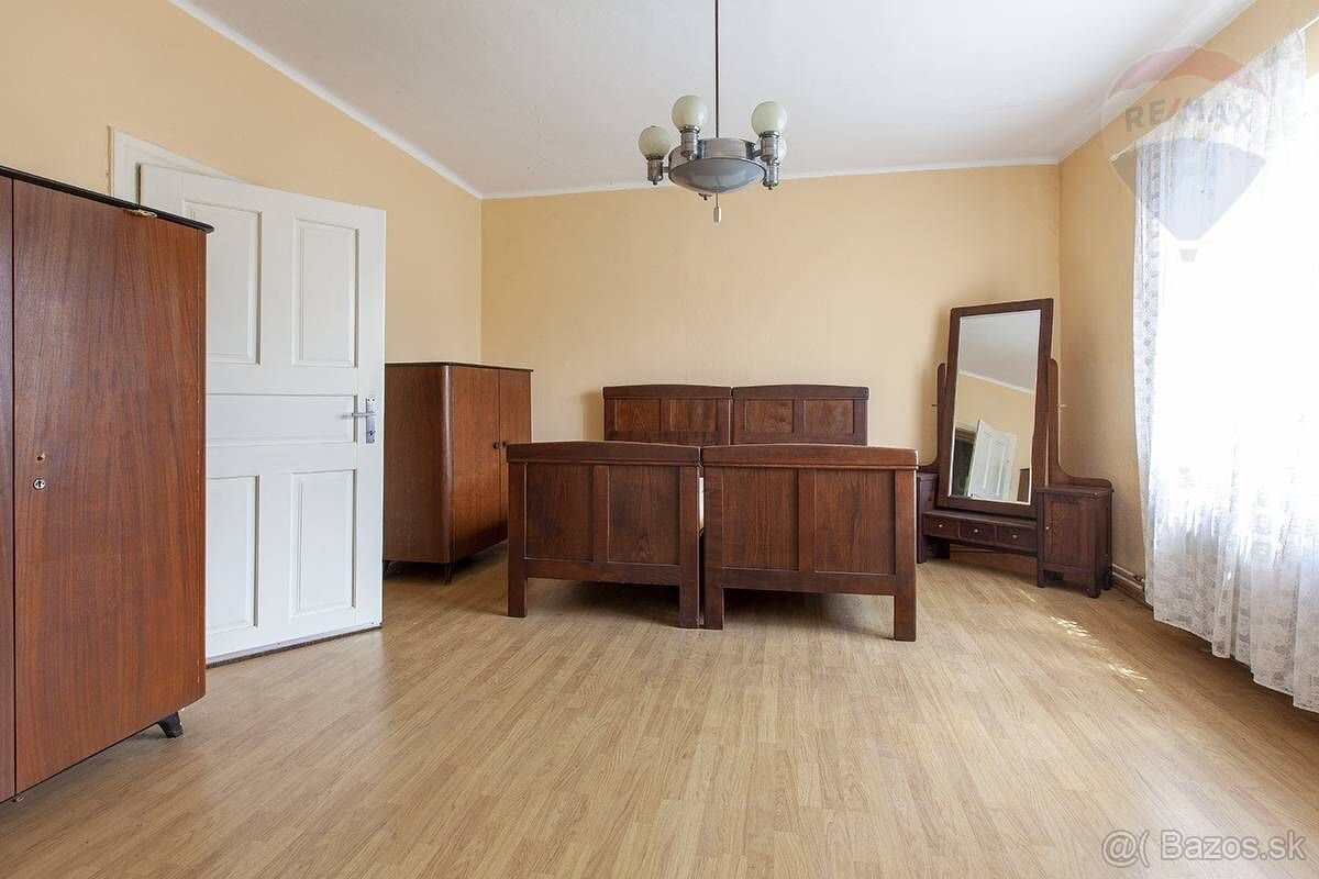 NA PREDAJ: Rodinný dom s veľkým pozemkom (6800 m2) a nádhern - 12