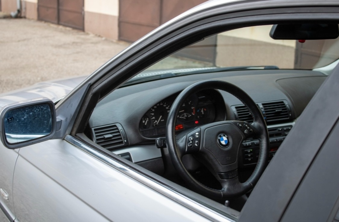 BMW 328i E46 2.8i 142 kW - 12