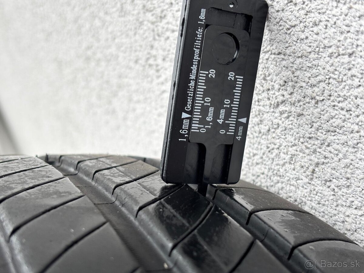 235/45 R18 Michelin - 12