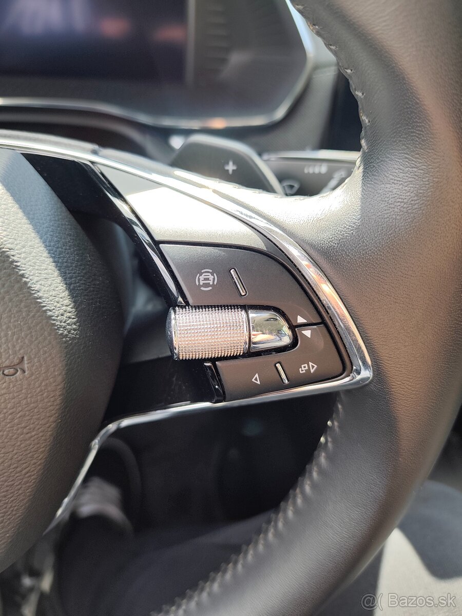 ŠKODA OCTAVIA COMBI - 4, 1.5 TSI e-TEC DSG 150 k – TOP STAV - 12