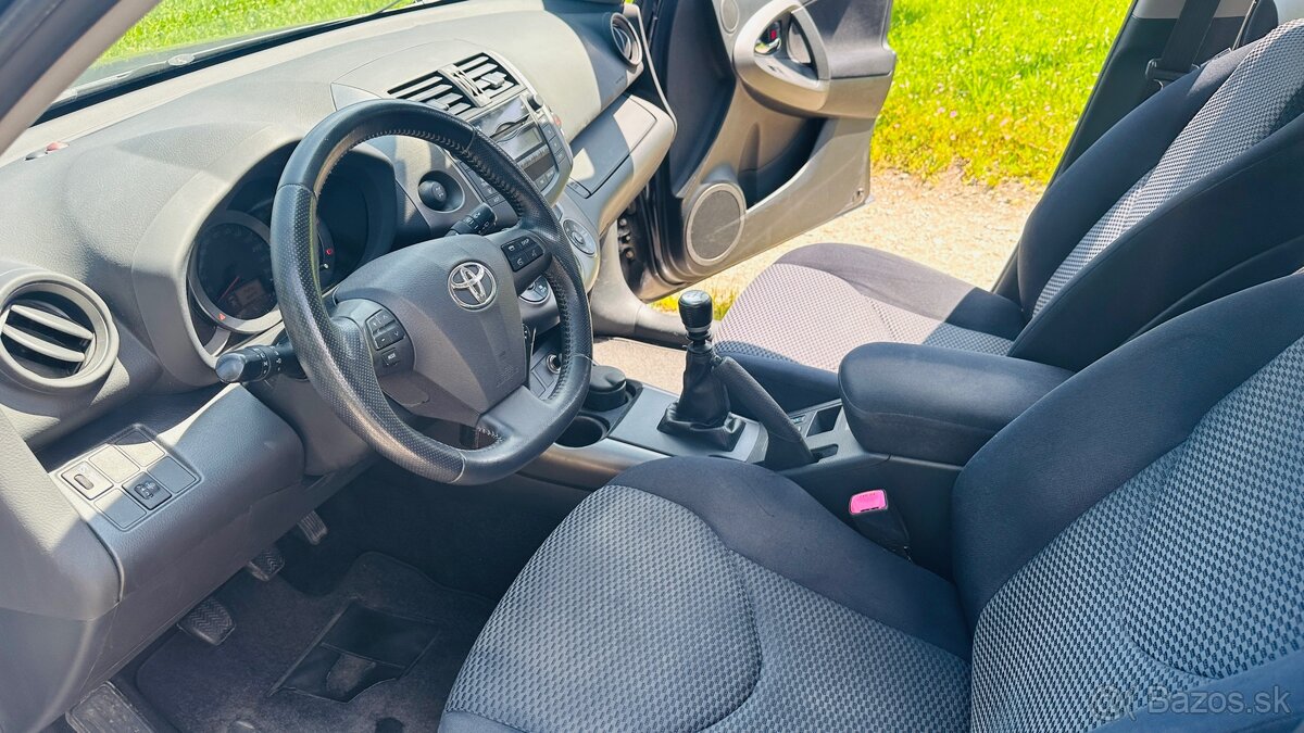 Toyota Rav4 D4-D 4x4 - 12