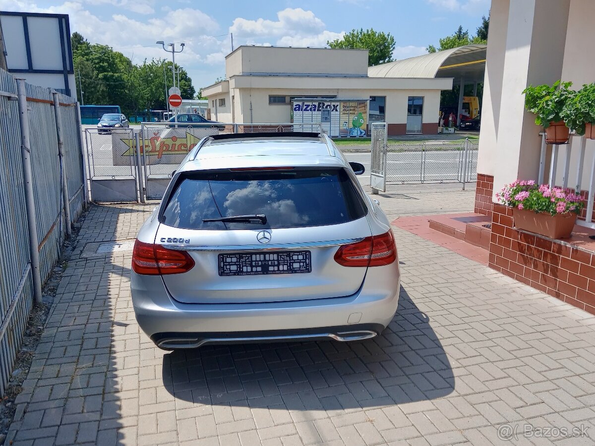 Mercedes-Benz C trieda Kombi 200 d - 12