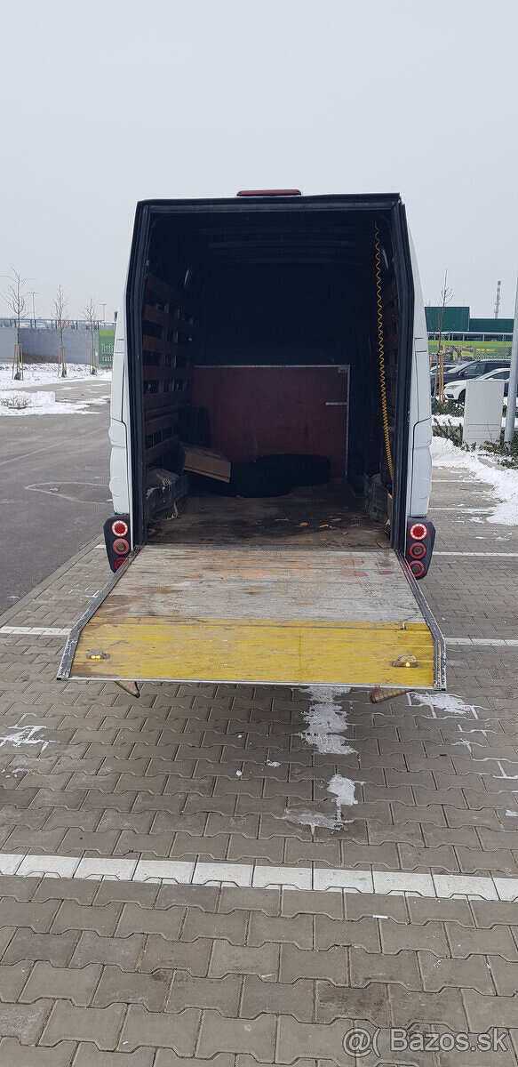 PONÚKAM AUTODOPRAVU A SŤAHOVANIE - 12