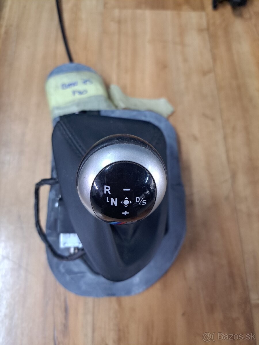 BMW M3 Cabrio E92 diely - dvere, strecha, radiaca páka - 12