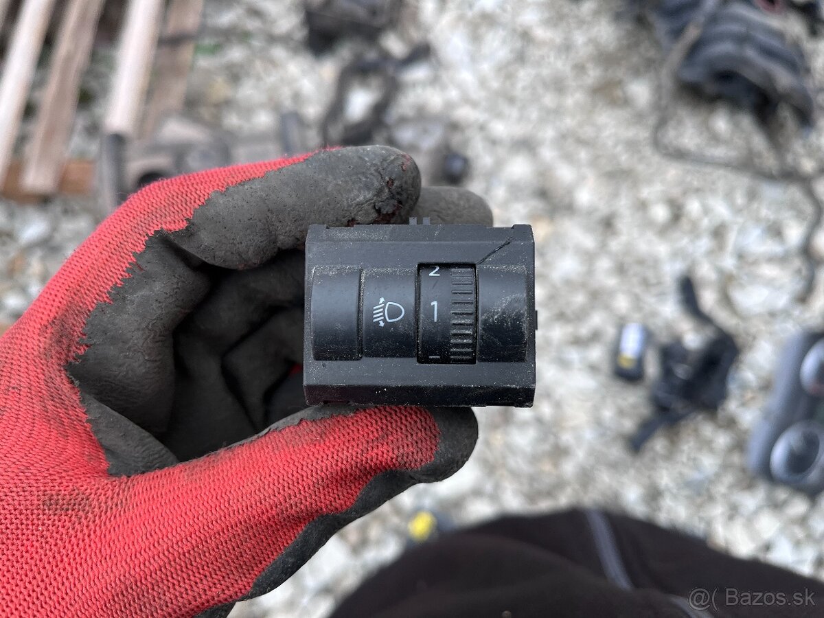 Škoda Fabia 2,Roomster vypínač okien, ovládač, páčky, budíky - 12