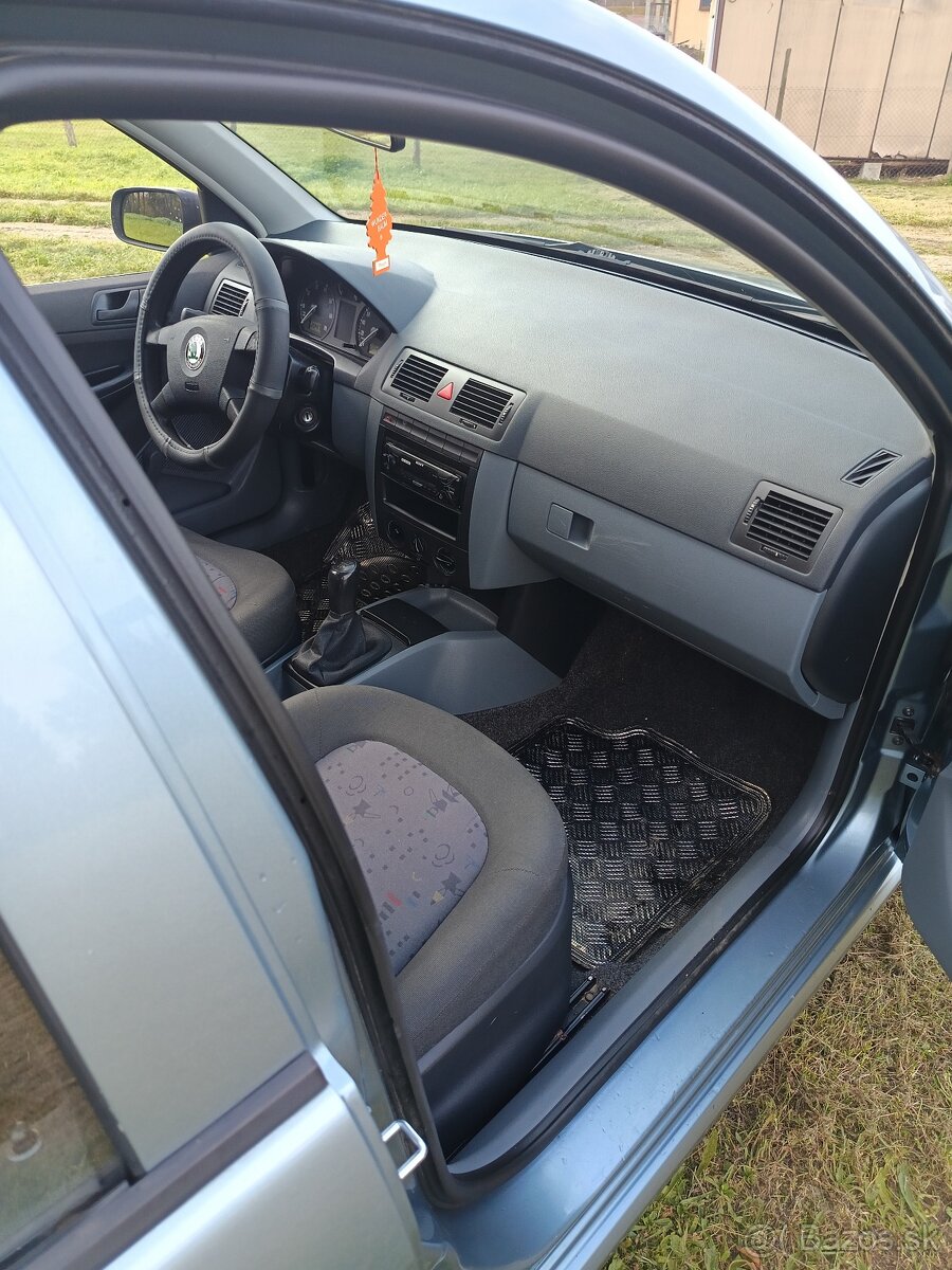 Škodu Fabia 1.2HTP benzín - 12