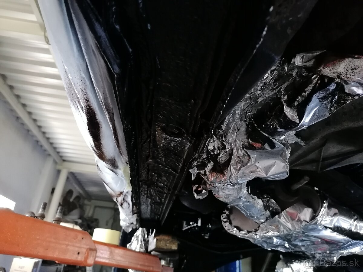 Predám VW T4 Multivan,2.5TDI,75kW - 12