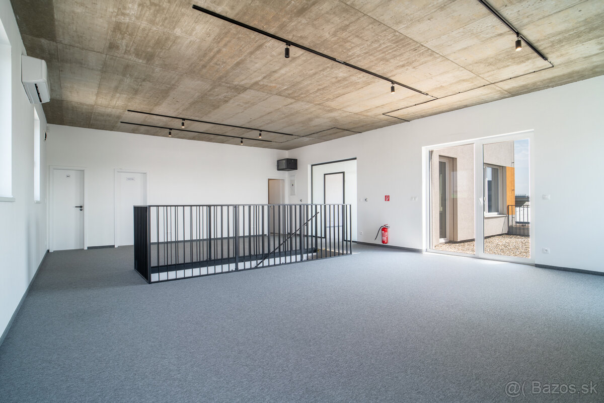 Na prenájom jedno podlažie polyfunkcie na Zavarskej ulici v - 12