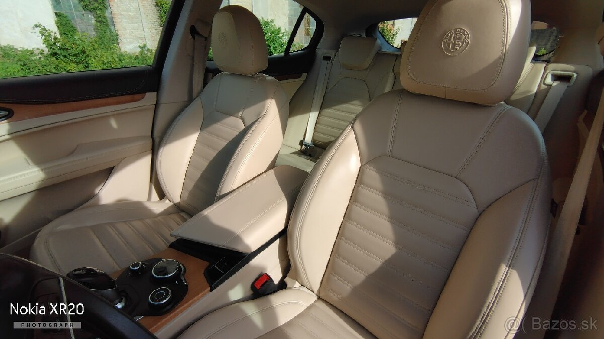 Alfa Romeo Stelvio lusso - 12