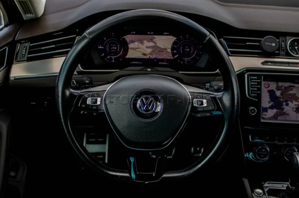 Volkswagen Passat Variant 2.0 BiTDI Highline 4MOTION 2016 - 12