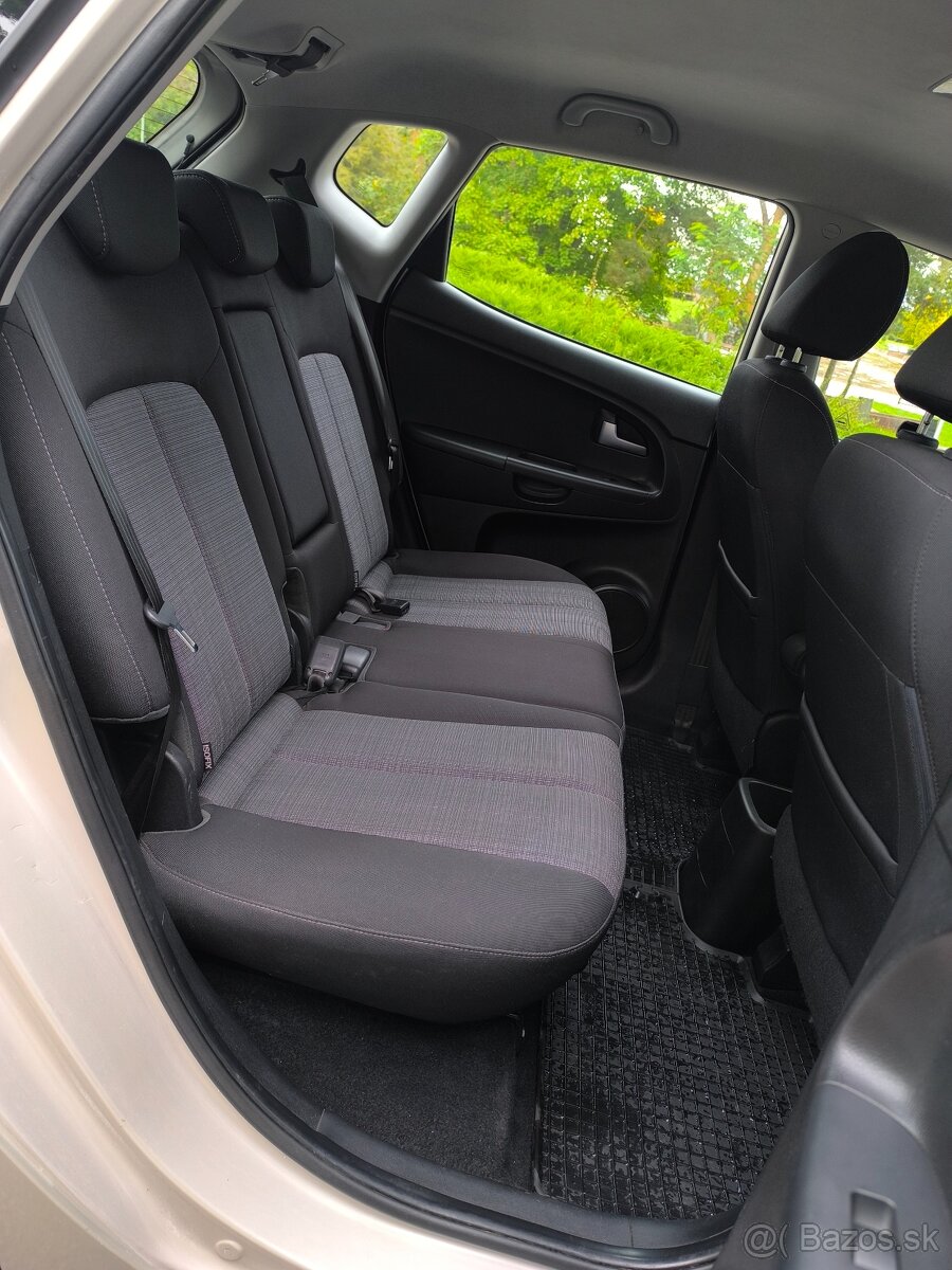 Kia Venga 1.4 benzín, kúpené na Slovensku - 12