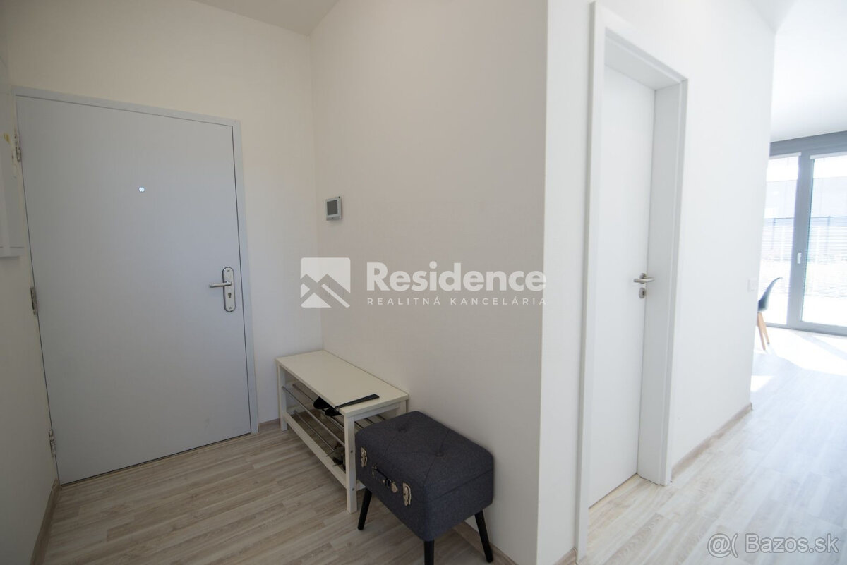 Dvojizbový byt s terasou v areáli Victory Port na prenájom - 12